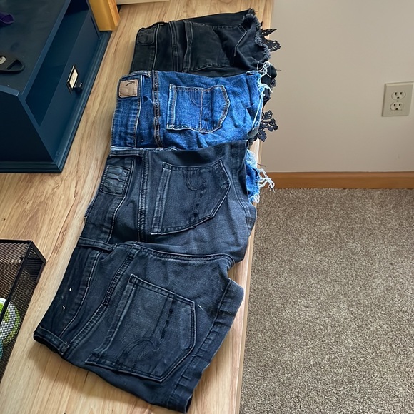 3 gently worn pairs of American Eagle Shorts size 0. - Picture 6 of 7